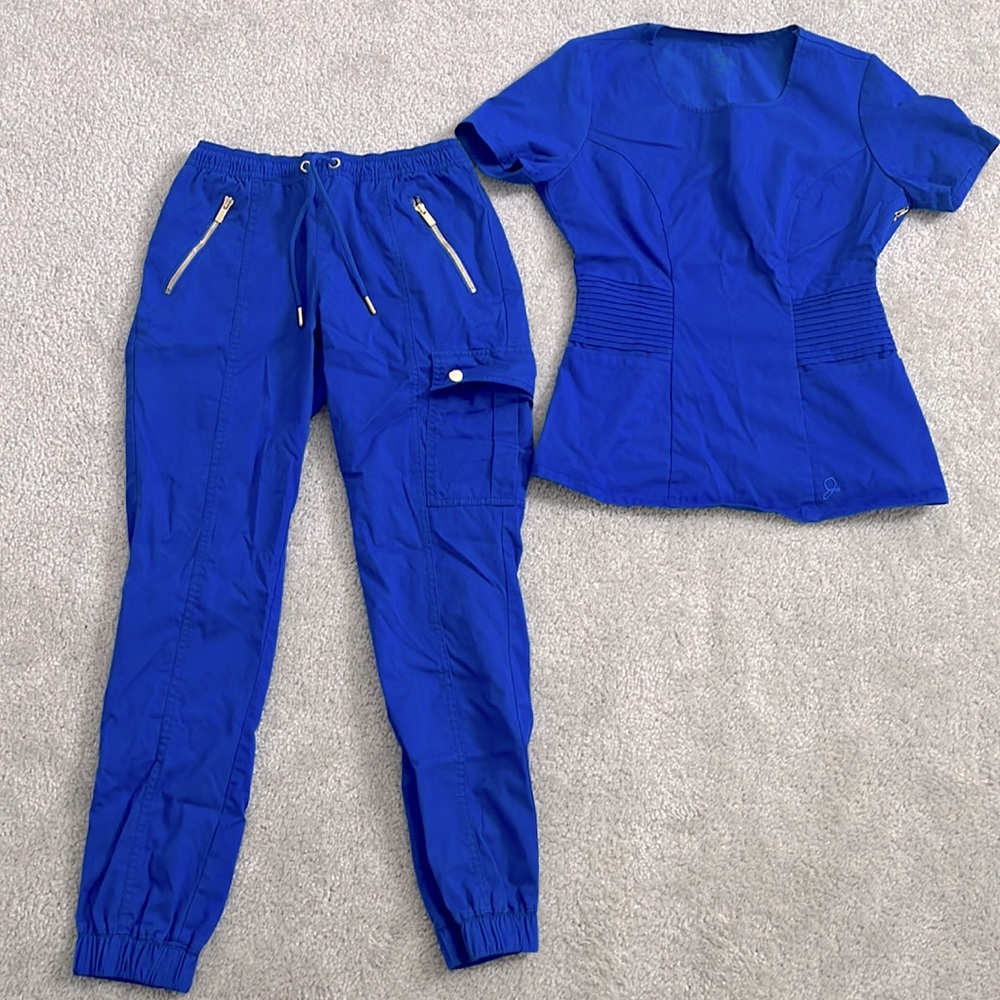 Jaanuu scrubs